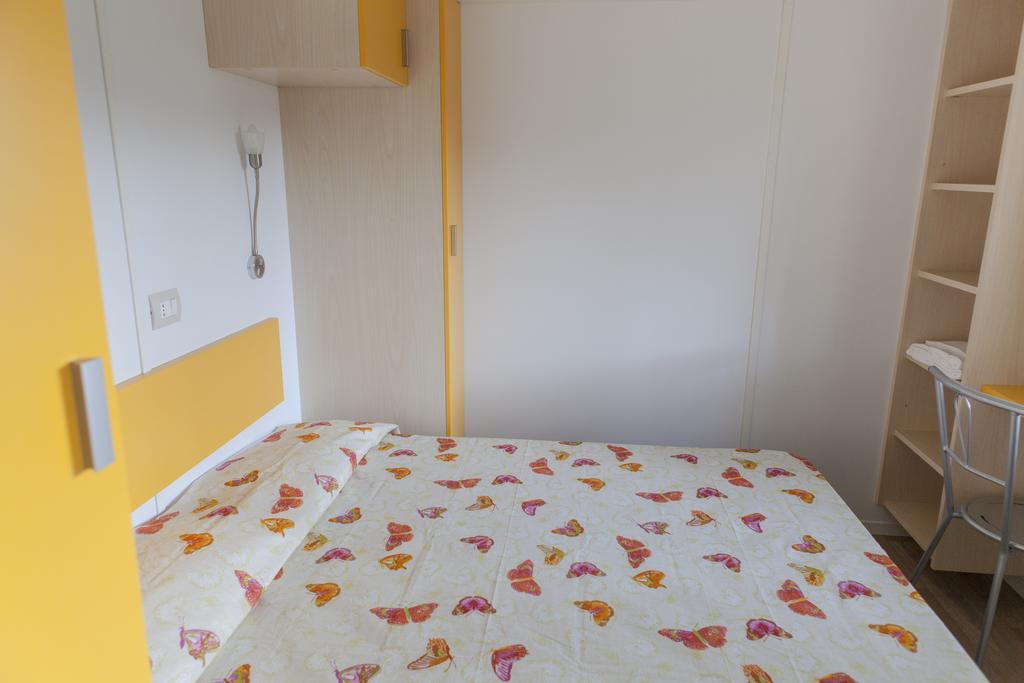 Camping Delfino Albenga Phòng bức ảnh