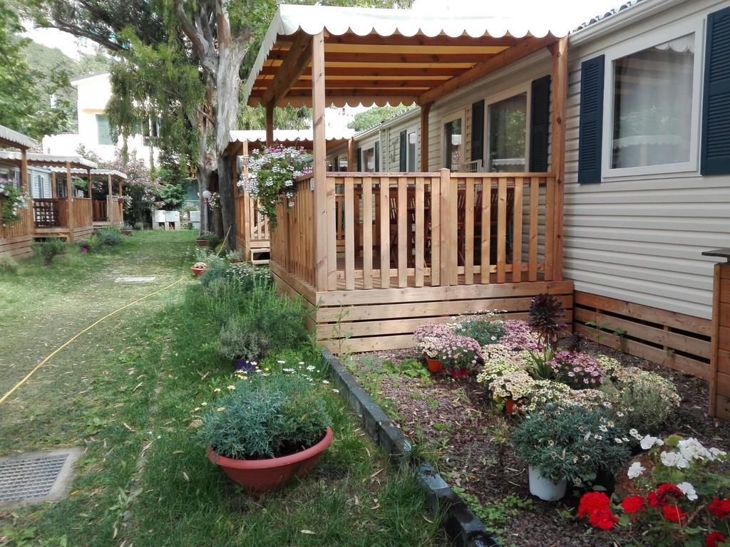 Camping Delfino Albenga Ngoại thất bức ảnh
