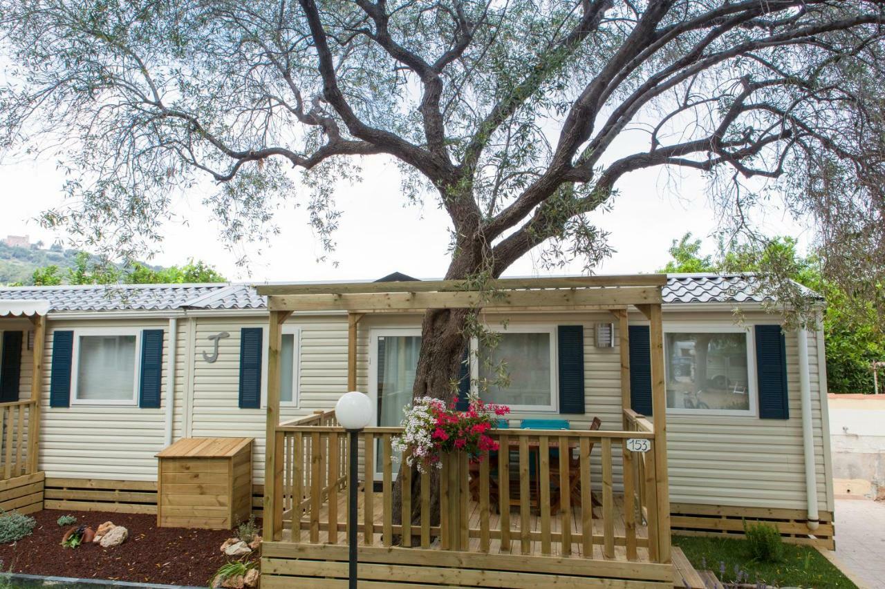 Camping Delfino Albenga Ngoại thất bức ảnh