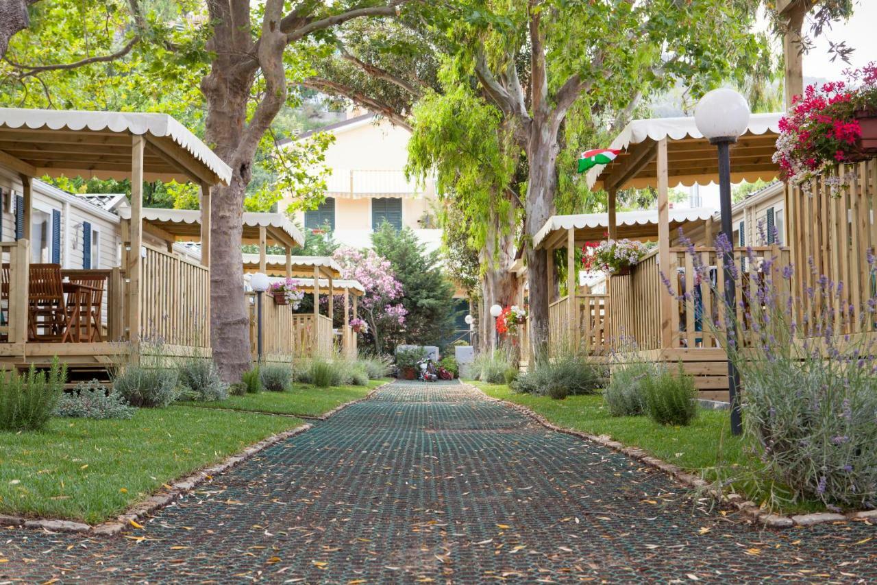 Camping Delfino Albenga Ngoại thất bức ảnh
